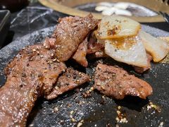 -山川小町·极番烧肉(新地假日广场店)