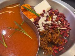 -沸炉重庆老火锅(军事博物馆店)