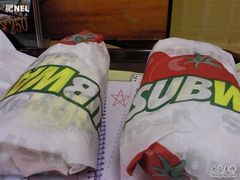 包装好的吞拿鱼三文治-赛百味SUBWAY(地王广场店)