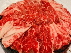 安格斯牛肉-鲜入围煮花胶鸡海鲜火锅