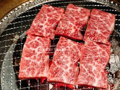 -山川小町·极番烧肉(新地假日广场店)
