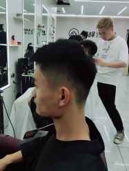 -朗峰专业美发沙龙