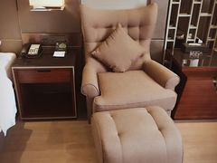 -武汉光谷广场杨家湾地铁站怡程酒店