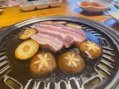 厚切五花肉-唯成•韩国炭火烤肉 유성고기