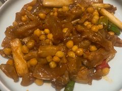 鹰嘴豆烧蹄筋-忠顺斋易州印象烤鸭店(东关新村店)