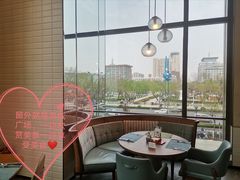 靠窗位-济南香格里拉·咖啡泉自助餐厅