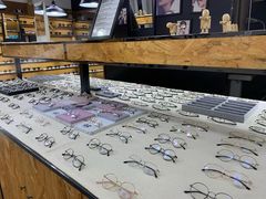 -罗伯特眼镜·蔡司官方授权(罗湖国贸店)