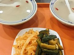 -牛一嘴·兰州牛肉面·大盘鸡(财富中心店)