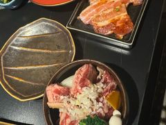 -山川小町·极番烧肉(新地假日广场店)