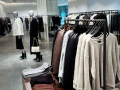 -URBAN REVIVO(上海中庚漫游城店)