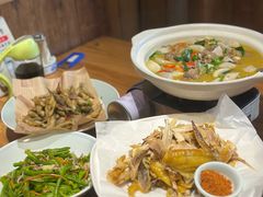 -头上红煨盐鸡乡村食府