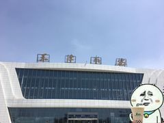 -锦龙国际酒店(天津奥体中心华苑地铁站店)