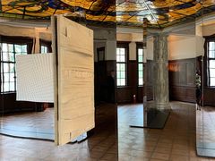 -Nathalie Djurberg与Hans Berg“牛皮纸包裹的月亮”-Prada荣宅当季展览