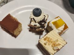 -金马门国际美食百汇(珞喻路店)