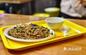 Special Stir-fried Snail Noodles