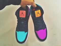 -Air Jordan(世贸天阶店)