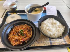 -老娘舅餐厅(黄龙体育中心店)