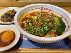 -呷佬·长沙手工米粉(金沙江路店)