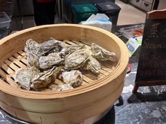 -广州万富希尔顿酒店·感趣自助餐厅·金秋蟹宴生蚝海鲜刺身