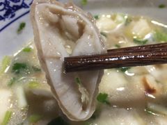 白亮亮的大肠-长香源葫芦头梆梆肉(开通巷店)