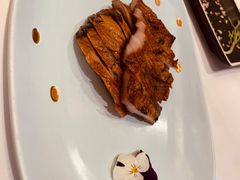 碳烧猪颈肉-白天鹅宾馆-宏图府餐厅