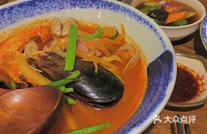 Spicy Seafood Noodles