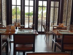-亚龙湾希尔顿自助餐厅·海鲜·烧烤·沙滩BBQ·现场乐队