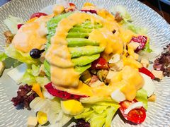 牛油果花园沙拉-Local泰莲庭(虹鳟鱼店)