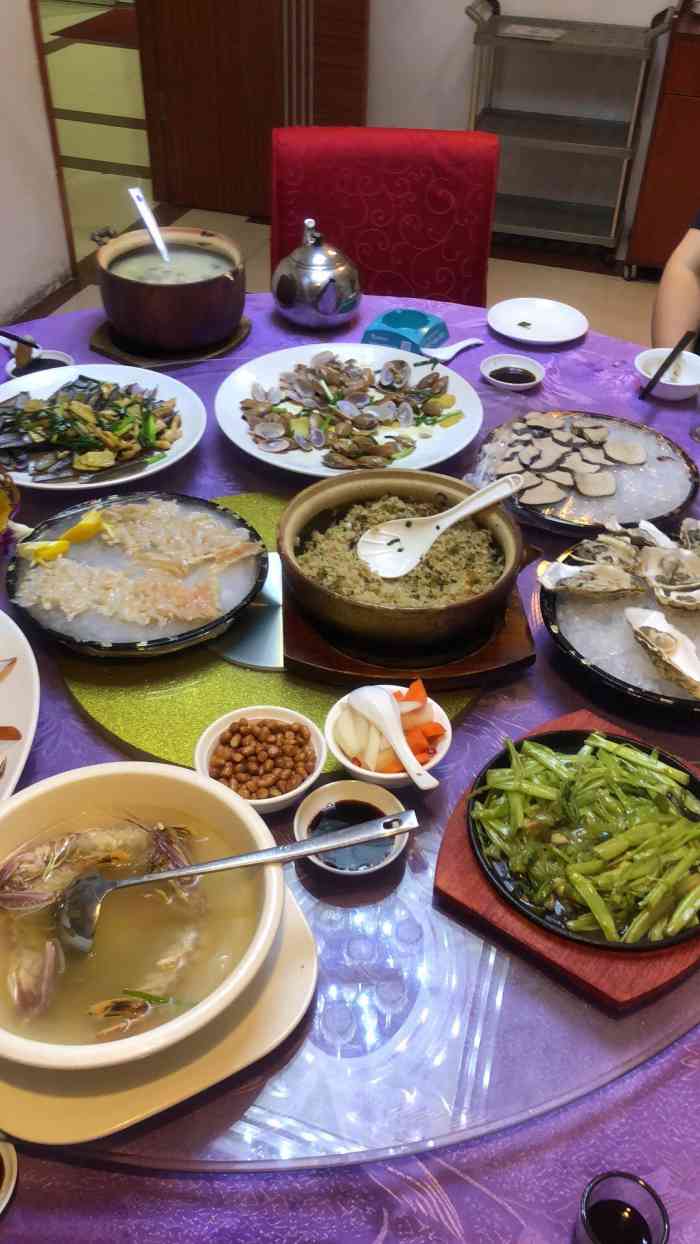 海宝湾海鲜美食城-"菜品味道不错,尤其是生蚝,很好吃.
