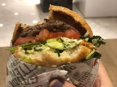 -The Habit Burger Grill 哈比特汉堡(复兴soho店)
