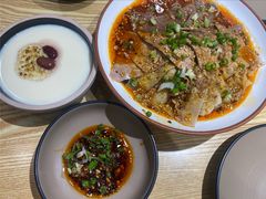 -叁煨蹄花·下饭盐帮菜(人民广场店)