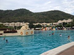 超大游泳池-三亚亚龙湾凯莱仙人掌度假酒店