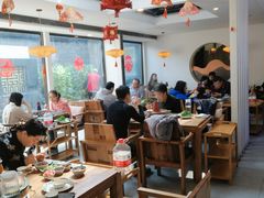 大堂-毛辣果·贵州红酸汤牛肉火锅(西单店)