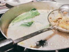 -尚尚仙·酸汤猪手·猪肚鸡火锅(华联万柳购物中心店)