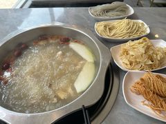 -光头药膳鸡(莱茵小镇店)