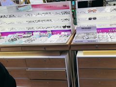 -爱视眸Eyeblling眼镜·依视路·蔡司镜片折扣店(百联南方商城购物中心)