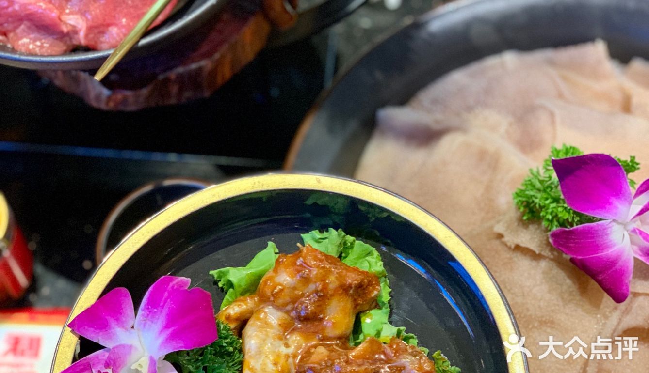 重庆火锅人间烟火在渝利‼️锅底正牛肉嫩真绝了