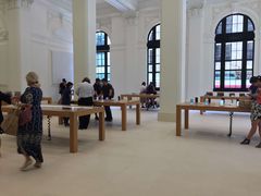 -Apple Store(Brisbane)