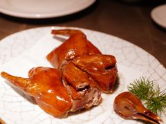 脆皮乳鸽-新荣记(BFC外滩金融中心店)
