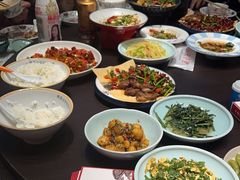 -川流不息·地道川菜·小龙虾(松东路店)