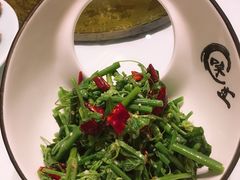 -阿瓦山寨·湘菜现炒·剁椒鱼头王(咸阳总店)