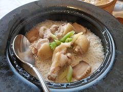 香菇滑鸡煲仔饭-白天鹅宾馆-宏图府餐厅