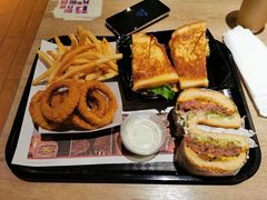 -The Habit Burger Grill 哈比特汉堡(复兴soho店)