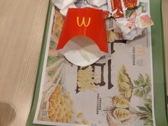 -麦当劳(轻轨曹杨路店)