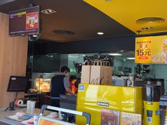 -麦当劳(杨林得来速店)