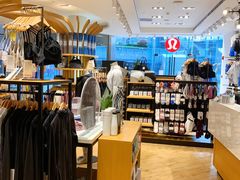 -lululemon(上海浦东IFC店)