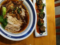 -霸蛮湖南菜·牛肉粉(荣京西街店)