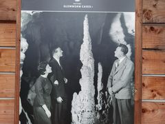 -怀托摩萤火虫洞