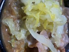 -果松木炭酸菜铜火锅·外婆参鸡汤