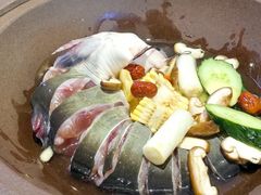 -鲜念蒸汽石锅鱼(红山6979店)